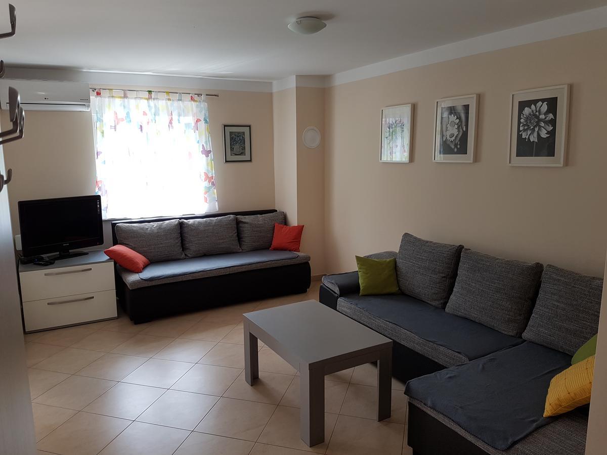 Apartman Branka Starigrad Paklenica Exterior foto