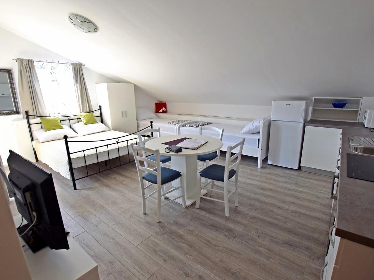 Apartman Branka Starigrad Paklenica Exterior foto